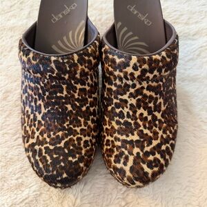 Dansko Rae Leopard Pony Slip-On Clogs / Mules | Size 39